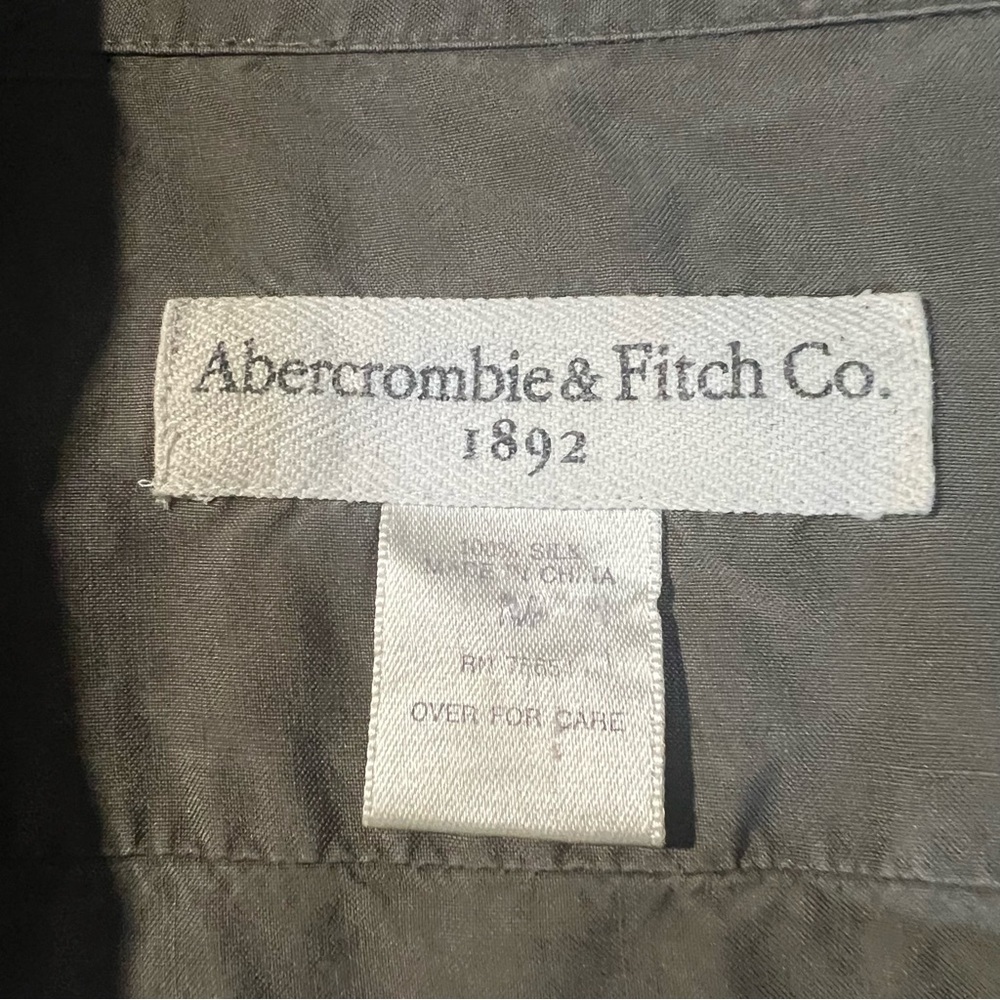 Abercrombie & Fitch vintage green olive 100% silk button down women’s shirt M - Picture 3 of 4